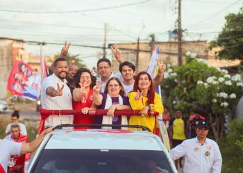 Vinicius Castello faz mini carreata com ministra das Mulheres
