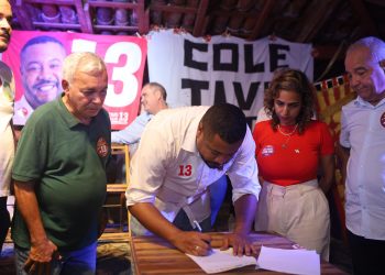 Vinicius Castello assina carta compromisso para proteção do frevo