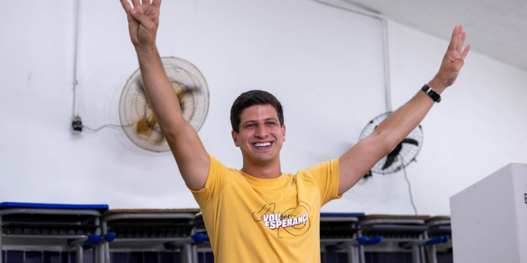 Com mais de 725 mil votos, João Campos é reeleito prefeito do Recife