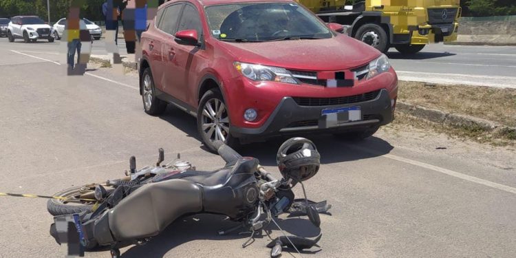 Motociclista é atropelado por carreta na BR-232