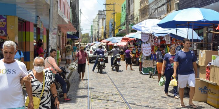 Comércio do Recife abrirá de domingo a domingo a partir desta sexta (15)