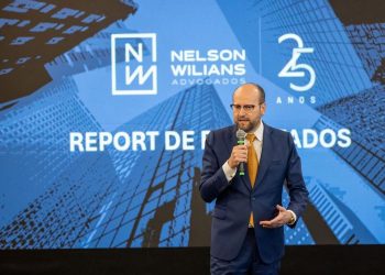 Nelson Wilians, maior advogado da América Latina, que estampou capa da Revista Forbes, participa de evento em Caruaru