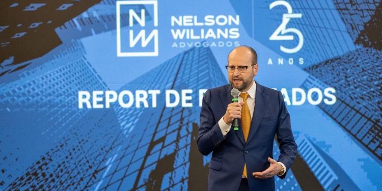 Nelson Wilians, maior advogado da América Latina, que estampou capa da Revista Forbes, participa de evento em Caruaru