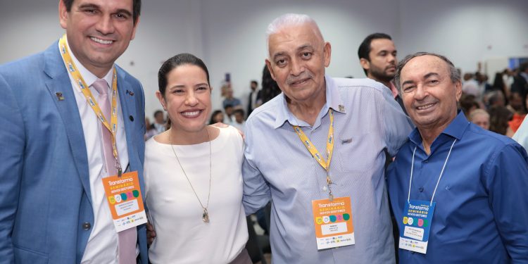 Em Gravatá, Ramos se reúne com governadora e prefeitos eleitos em seminário Novos Gestores