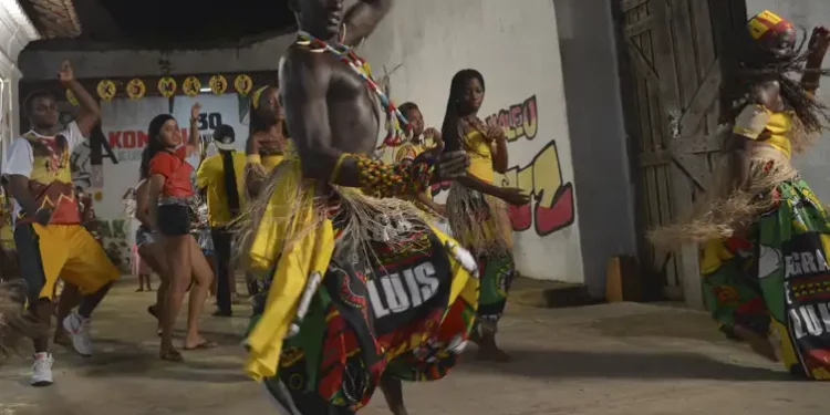 Feriado do Dia Nacional da Consciência Negra tem festas e atos no país