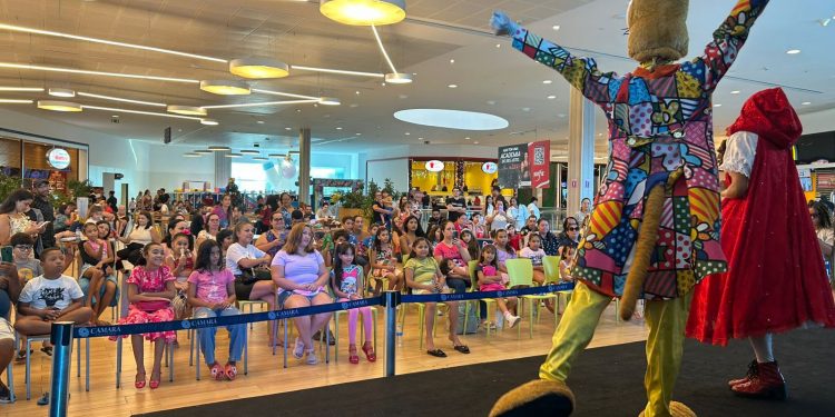 O Encanto de Dorothy e o Espantalho no Natal do Camará Shopping