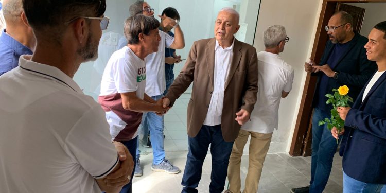 Ramos visita gabinete e promete melhorias no atendimento à população do Paulista