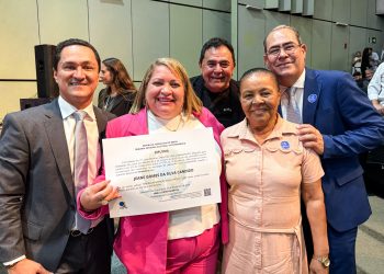 Jeane Cândido é diplomada e agradece apoio no último pleito