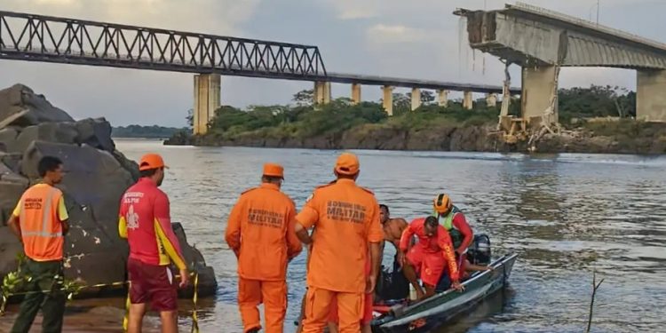 Queda de ponte entre Maranhão e Tocantins deixa dois mortos e oito desaparecidos