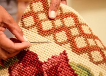 Feira de artesanato têxtil reúne mulheres artesãs de Pernambuco.