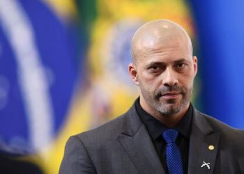 No Rio, Daniel Silveira é levado para cadeia pública de Benfica