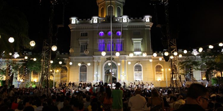Quartel do Derby recebe tradicional Missa do Galo nesta terça-feira (24)
