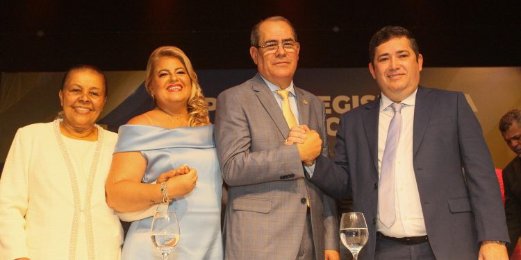 Prefeito Mano Medeiros toma posse em Jaboatão dos Guararapes