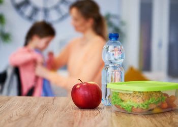 O que colocar na lancheira? Nutricionista dá dicas para alimentação infantil saudável