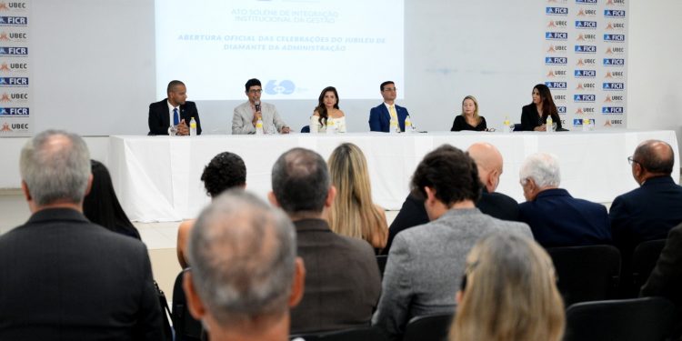 Mychel Paes Barreto destaca o compromisso com a administração pública e privada na posse do CRA-PE