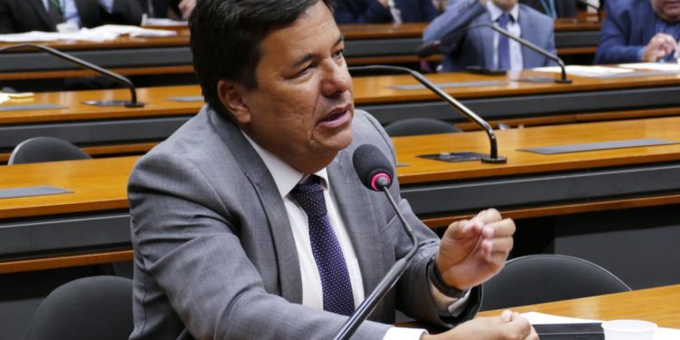 Mendonça Filho tem alta do hospital e vai descansar com a família