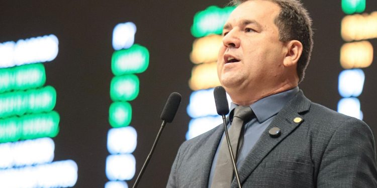 Júnior Matuto solicita ao TCE auditoria para apurar caos da Gestão Yves Ribeiro em Paulista