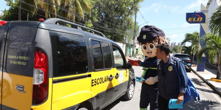 Prefeitura do Jaboatão realiza ação educativa de trânsito na volta às aulas