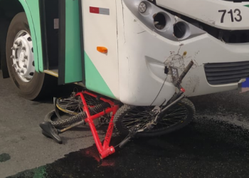 Ciclista morre após ser atropelado por ônibus na BR-101, em Igarassu