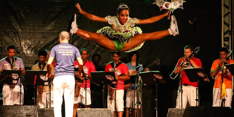 Quinta-feira de muito frevo no pé – Concurso de passistas