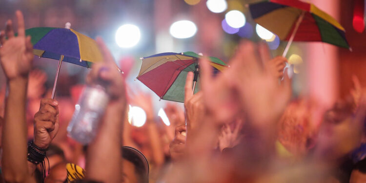Ritmos e Tradições Marcam a Abertura do Carnaval do Recife no Marco Zero