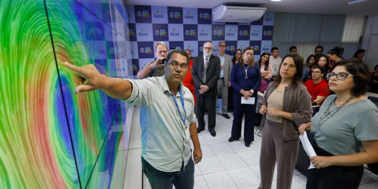 Governadora Raquel Lyra acompanha operações executadas por órgãos estaduais para diminuir impacto das chuvas