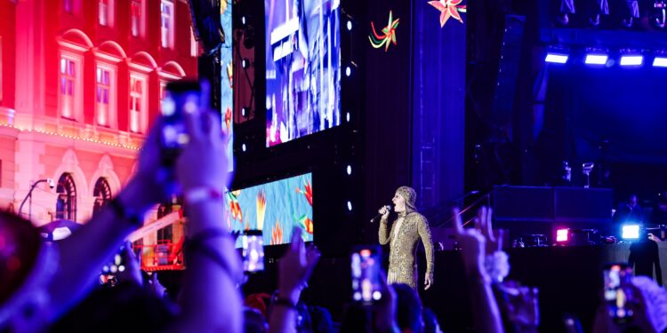 Carnaval do Recife 2025 começa em grande estilo com Ney Matogrosso, Raphaela Santos e homenagem a Marron Brasileiro