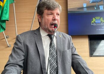 Tadeu Calheiros critica Governo do Estado em denúncia sobre morosidade nas obras do HR
