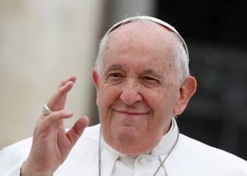 Papa Francisco apresenta “quadro clínico complexo” e segue sem precisão de alta