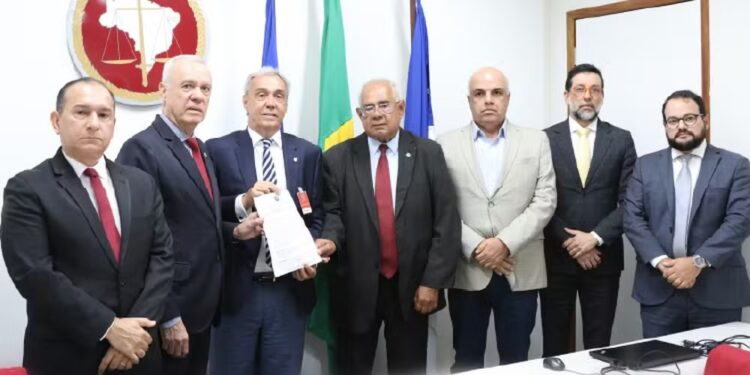 Náutico, Santa Cruz e Sport assinam termo no MPPE e rompem com organizadas