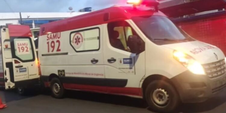 Ambulância do Samu é furtada em frente a policlínica na zona Norte