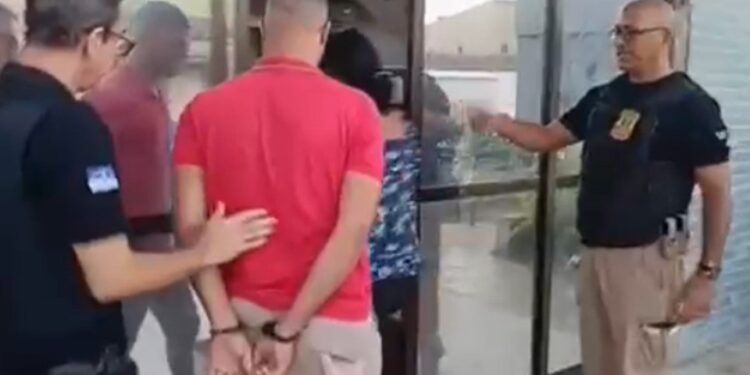 Quatro pessoas são presas por suspeitas em esquema criminoso que tinha como alvo principal idosos