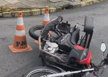 Motociclista morre após bater em caçamba de caminhão em Jaboatão dos Guararapes