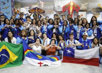 Programa Ganhe o Mundo: governadora em exercício Priscila Krause acompanha embarque de 98 estudantes para o Chile