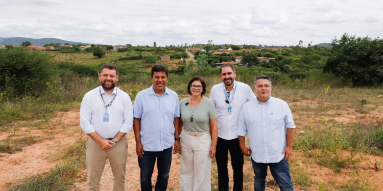 Governadora em exercício Priscila Krause assina contrato para construção de 144 residências em Belo Jardim