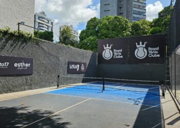 Inclusão em quadra: Clínica Mundos e Royal Tênis Clube se unem em ação gratuita para autistas, iniciando a campanha Abril Azul