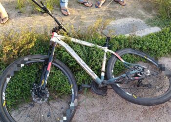 Ciclista morre atropelado por carro na BR-232, no Recife