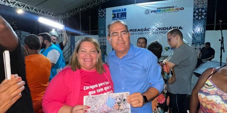 Jeane Candido participa da Regularização Fundiária em Cajueiro Seco
