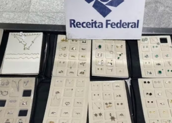 Receita Federal apreende R$ 1 milhão em joias em bagagem no Aeroporto do Recife