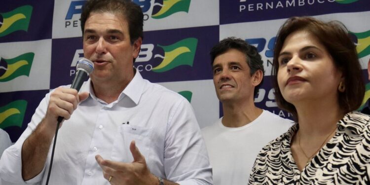 Lideranças do PSDB de Pernambuco anunciam saída após intervenção nacional”