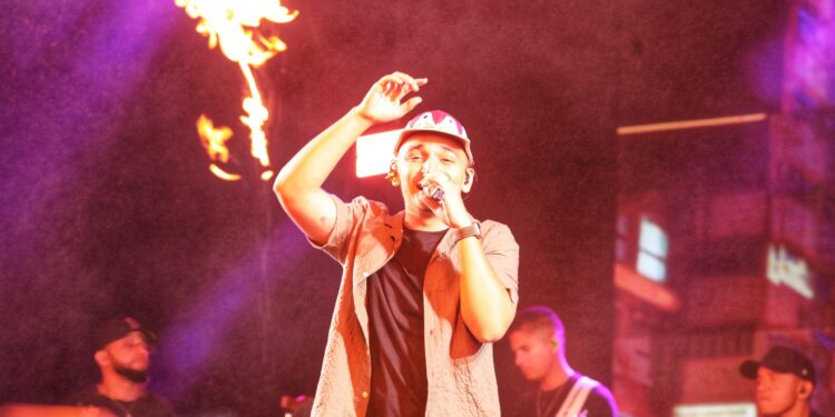 João Gomes abre a maratona de shows da Festa da Pitomba 2025