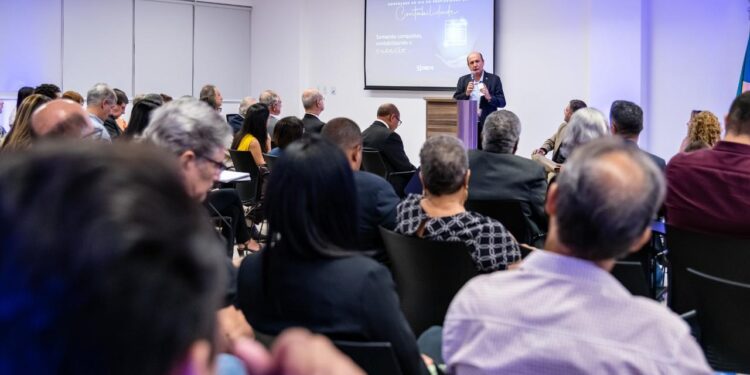 Dia do Profissional da Contabilidade é registrado com palestras