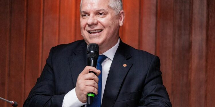 Alessandro Stefanutto, presidente do INSS, é afastado após operação da PF