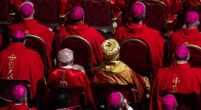 Conclave para escolher novo papa começa dia 7 de maio, anuncia Vaticano