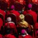 Conclave para escolher novo papa começa dia 7 de maio, anuncia Vaticano