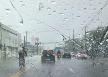 Inmet faz alerta de chuva em todo litoral pernambucano