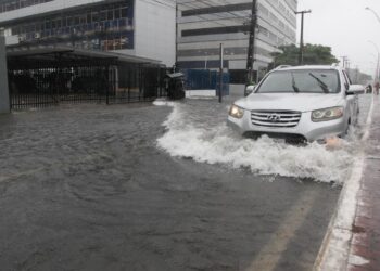 Maré no Recife atinge pico no final da manhã desta quarta-feira (21); veja tábua