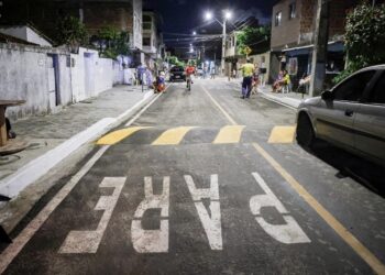Prefeitura do Recife entrega mais duas ruas pavimentadas no bairro da Iputinga