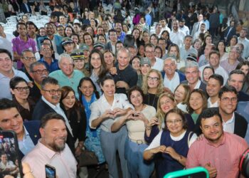 Andrea Medeiros participa da entrega das Carretas da Mulher Pernambucana com Raquel Lyra