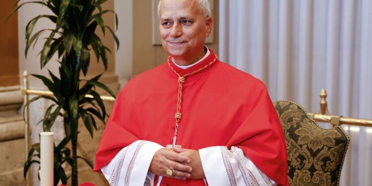 ROBERT FRANCIS PREVOST É O NOVO PAPA E SE CHAMARÁ LEÃO XIV